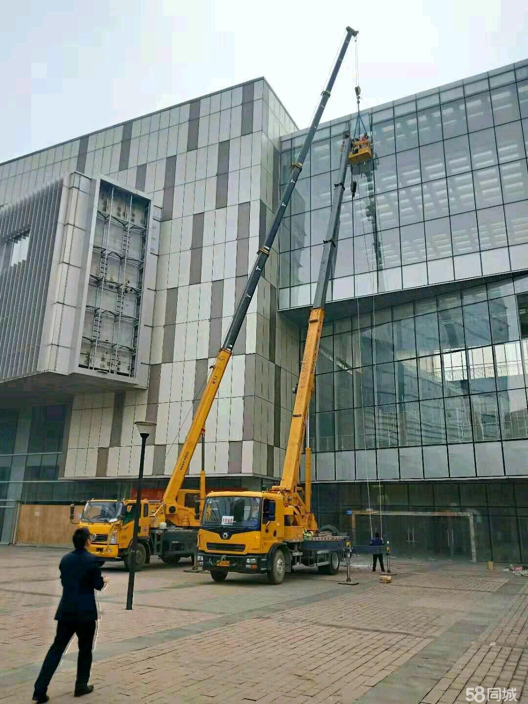番禺區外墻安裝玻璃安全快捷,已順利完工,專業高空吊車,吊籃車出租